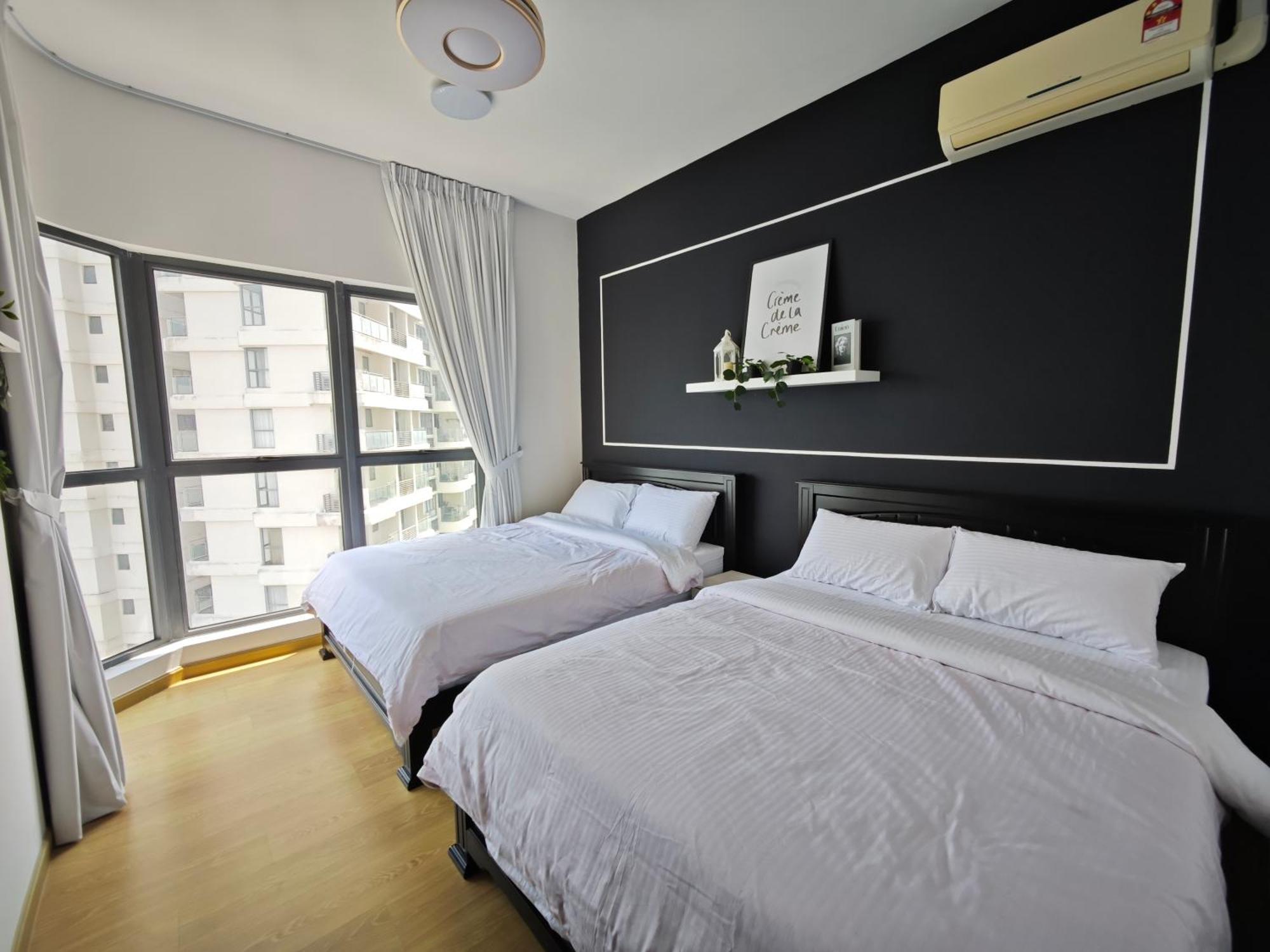 Country Garden Danga Bay Sea View Large Apartemen *